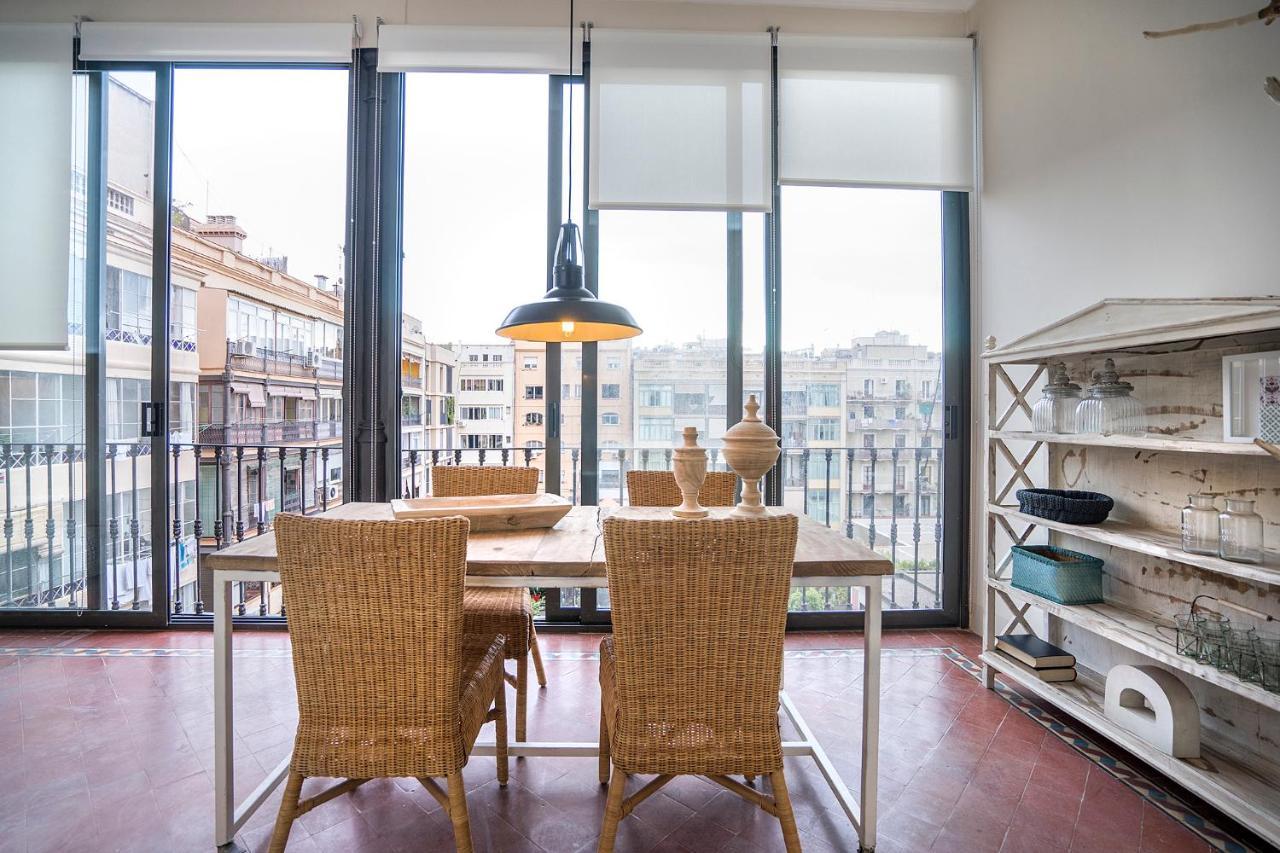 Friendly Rentals Gran Via Барселона Екстериор снимка