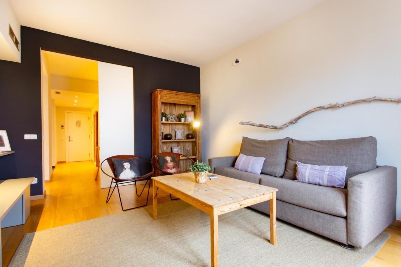 Friendly Rentals Gran Via Барселона Екстериор снимка