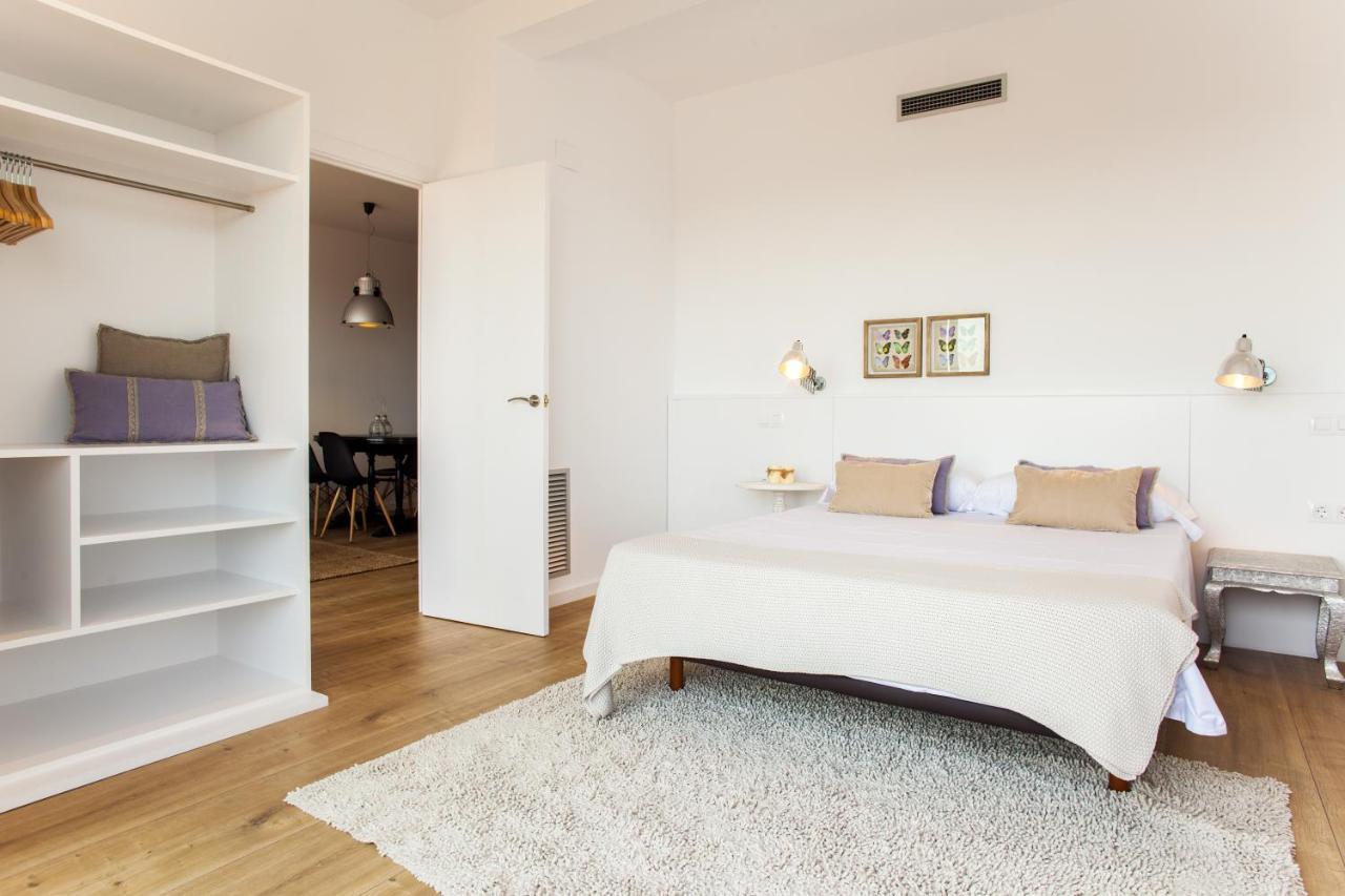 Friendly Rentals Gran Via Барселона Екстериор снимка
