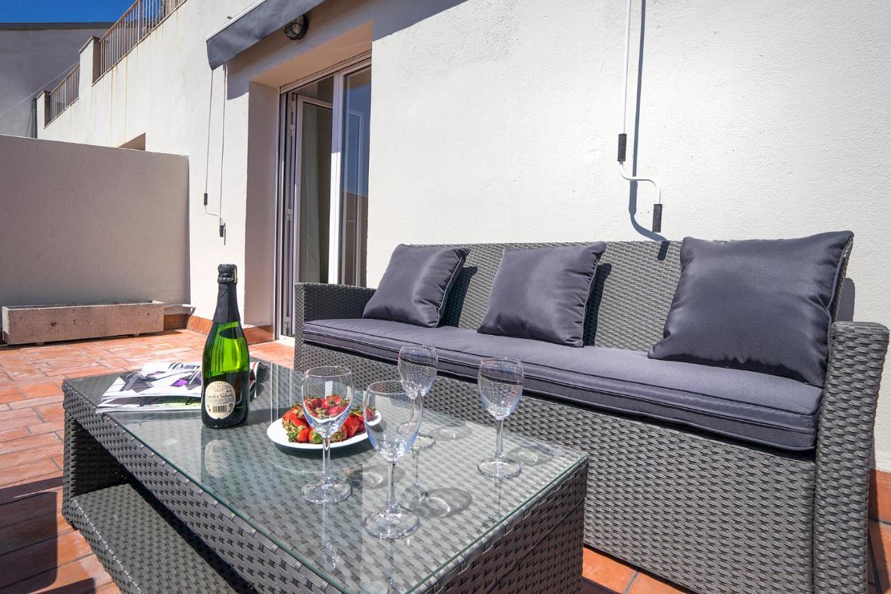 Friendly Rentals Gran Via Барселона Екстериор снимка