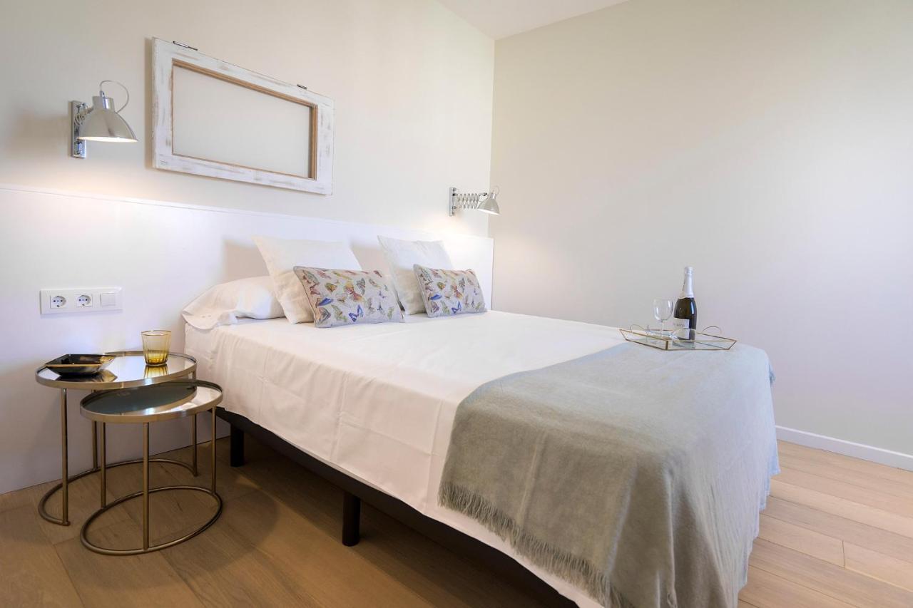 Friendly Rentals Gran Via Барселона Екстериор снимка