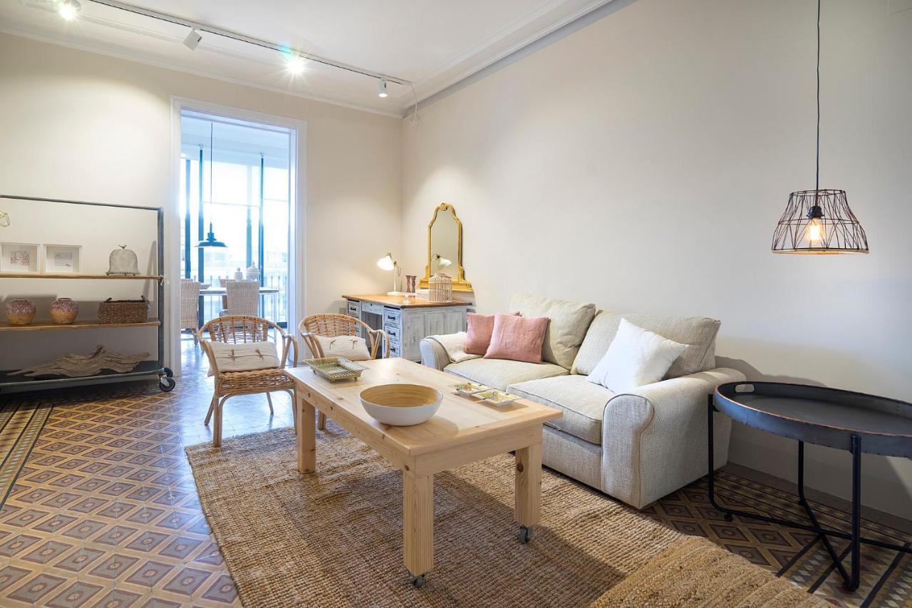 Friendly Rentals Gran Via Барселона Екстериор снимка