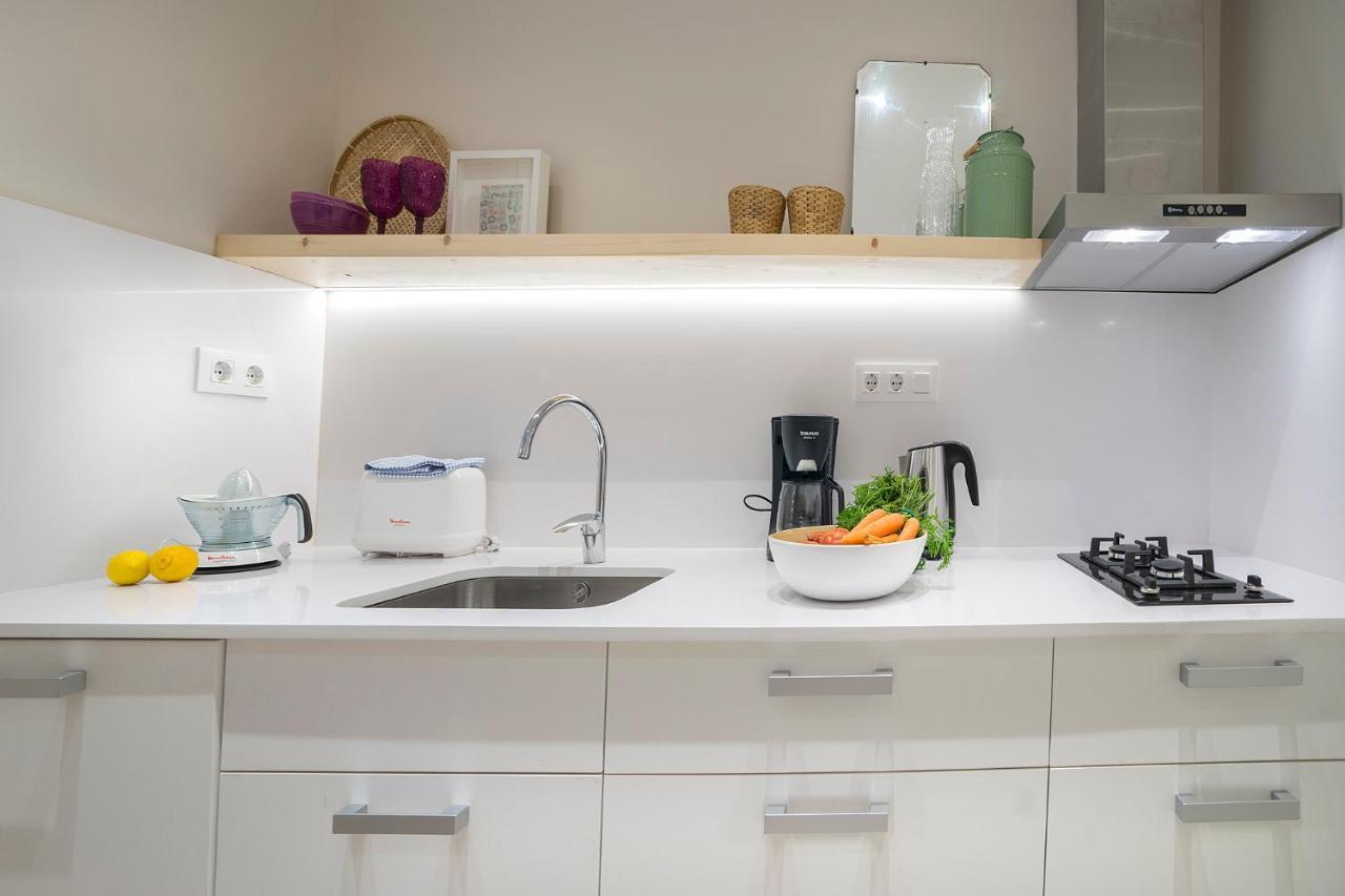 Friendly Rentals Gran Via Барселона Екстериор снимка