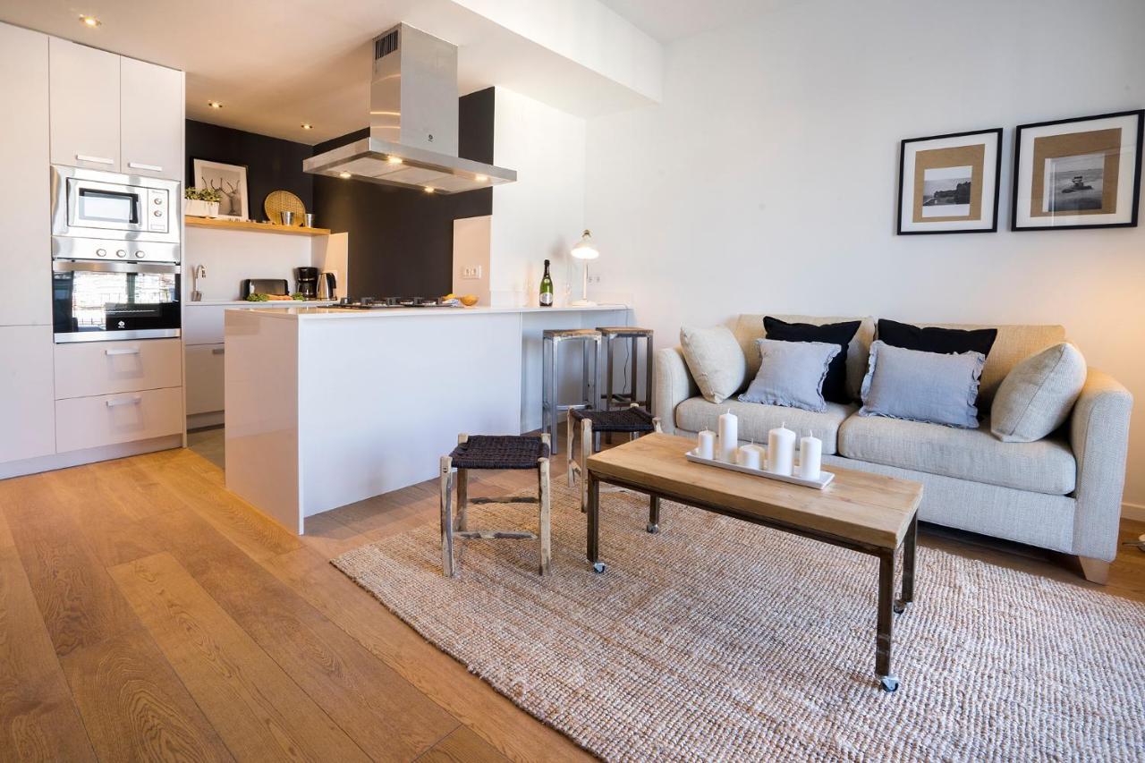 Friendly Rentals Gran Via Барселона Екстериор снимка