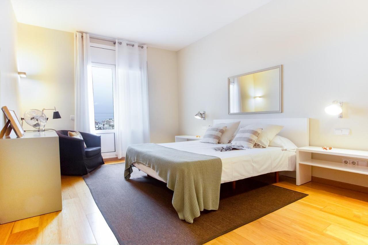 Friendly Rentals Gran Via Барселона Екстериор снимка