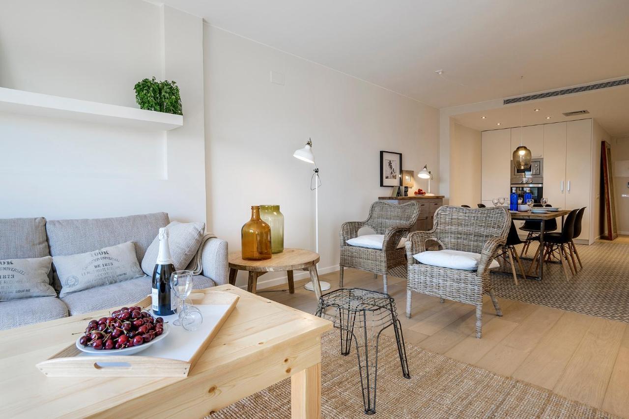 Friendly Rentals Gran Via Барселона Екстериор снимка