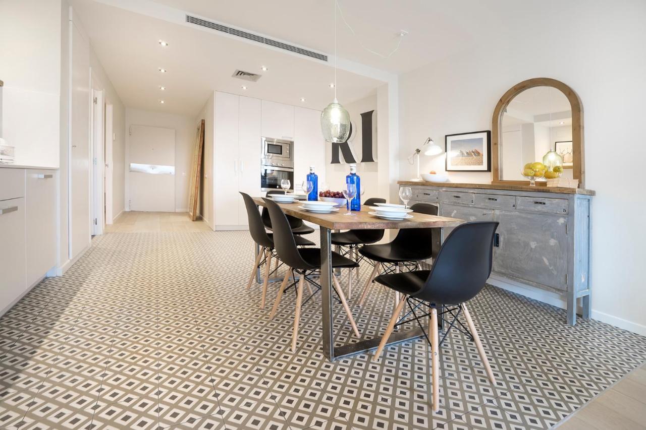 Friendly Rentals Gran Via Барселона Екстериор снимка