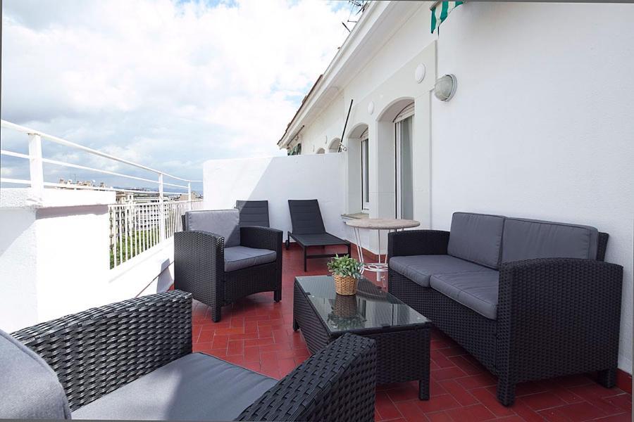Friendly Rentals Gran Via Барселона Стая снимка