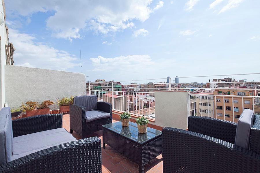 Friendly Rentals Gran Via Барселона Екстериор снимка
